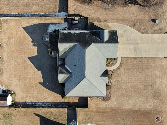 5th image of 412 S Cottonwood Drive