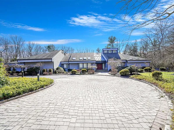 14 Crane Neck Road, Setauket, NY 11733