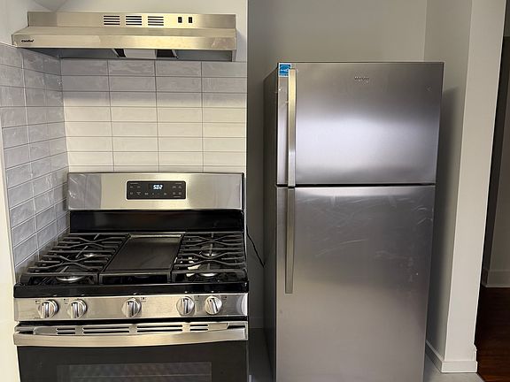 4th image of 222 Whiting Ln Floor 3