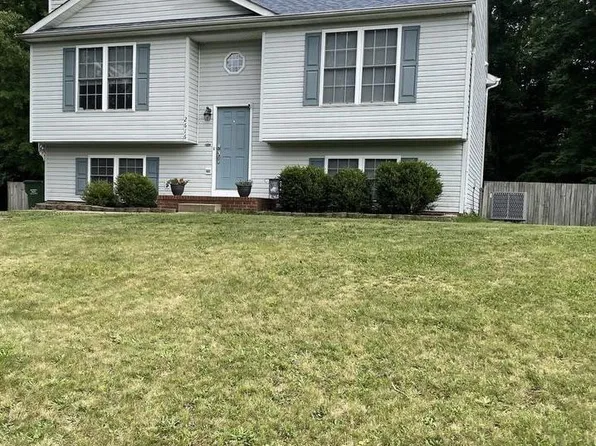 2616 Ruffin Dr, Fredericksburg, VA 22408