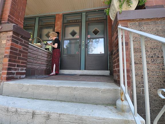 Front porch with nice landlady.