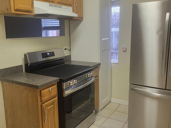 3rd image of 2313 Formosa Ave