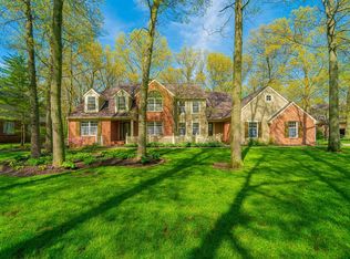 4402 Thornbury Dr W, Valparaiso, IN 46383