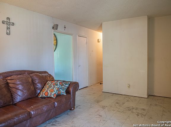 5th image of 9406 Sarita St