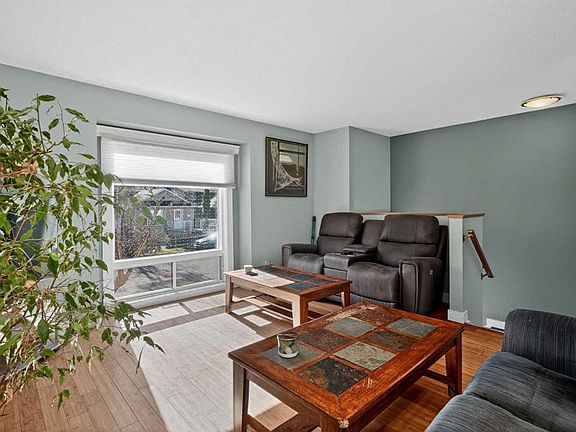 5th image of 13 E Taraglen Rd NE