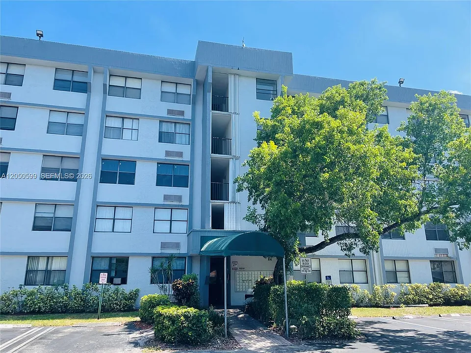 2401 Riverside Dr #114-B