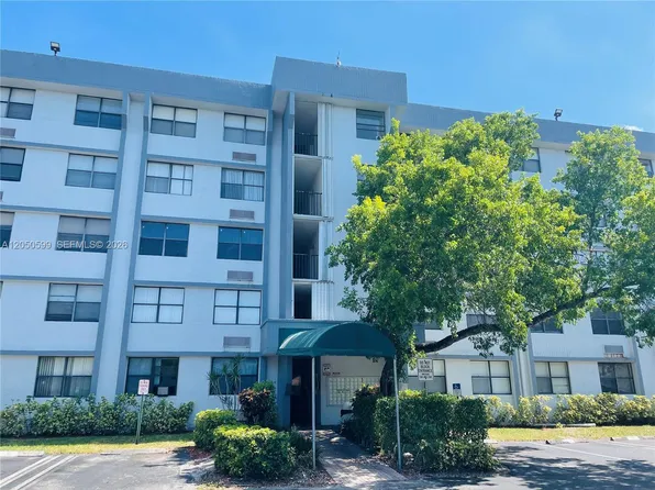 2401 Riverside Dr APT 114-B, Coral Springs, FL 33065