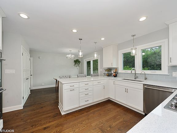 5th image of 829 Highland Pl