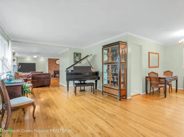 36 Westbrook Road, Howell, NJ 07731