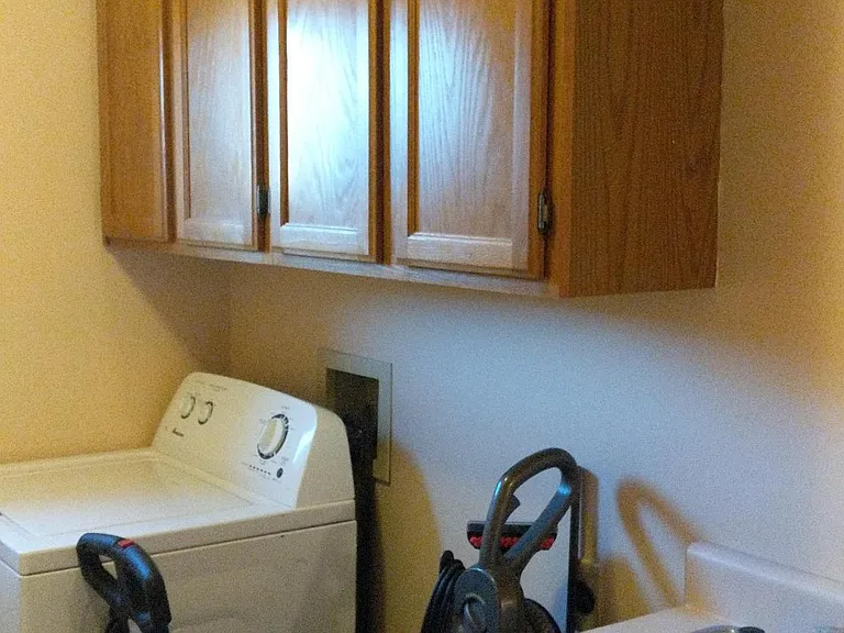 1506 Helmridge Ct — Photo 3