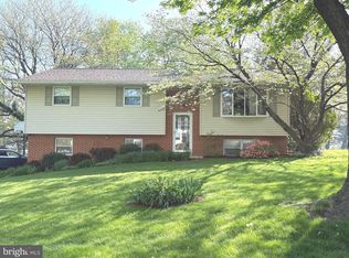 419 Hilltop Cir, Elizabethtown, PA 17022