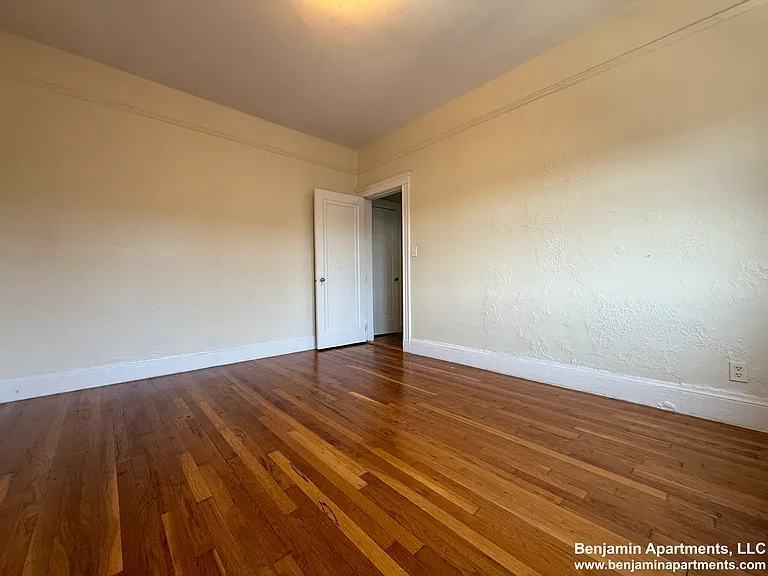 66-70 Chiswick Rd #21 — Photo 5