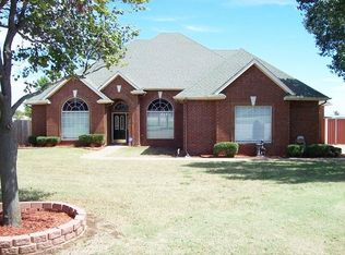 603 E Iowa St, Walters, OK 73572