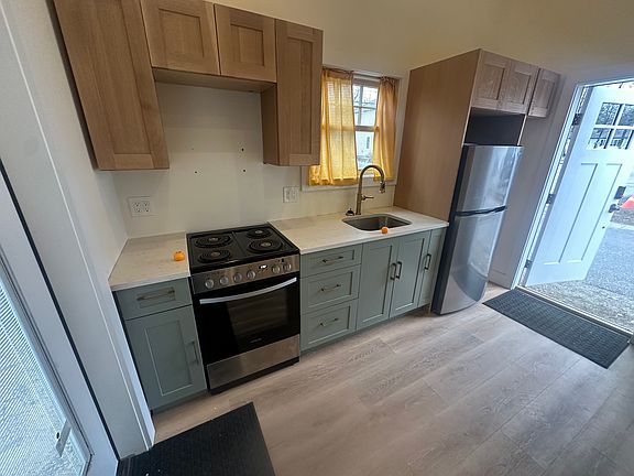 2nd image of 102 Saco Ave #1