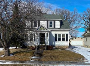 152 W 19th Ave, Oshkosh, WI 54902