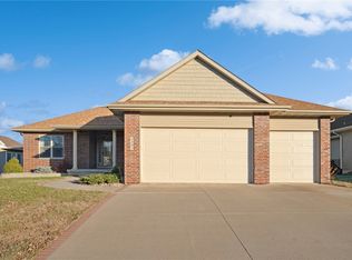 3501 Royal Dr SW, Cedar Rapids, IA 52404