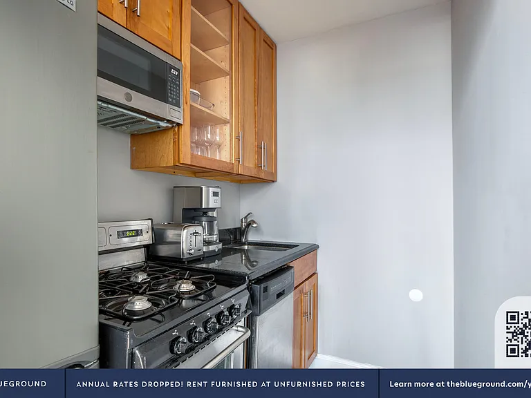 120 Christopher St #16 — Photo 8