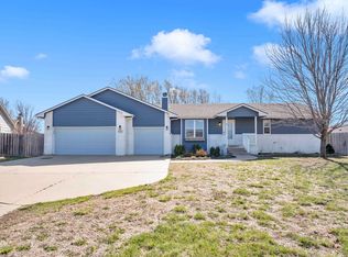 129 Sheffield Ct, Newton, KS 67114