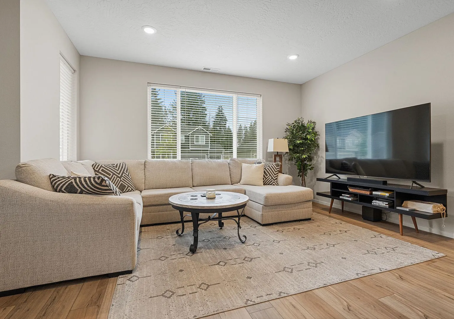 3 Bedrooms | 2.5 Bathrooms | Living Room + Family Room | Separate Office — Photo 3