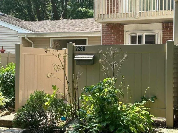 226 Springmeadow Drive #G, Holbrook, NY 11741