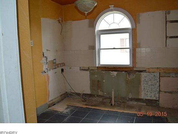 4th image of 308 N Collinwood Ave