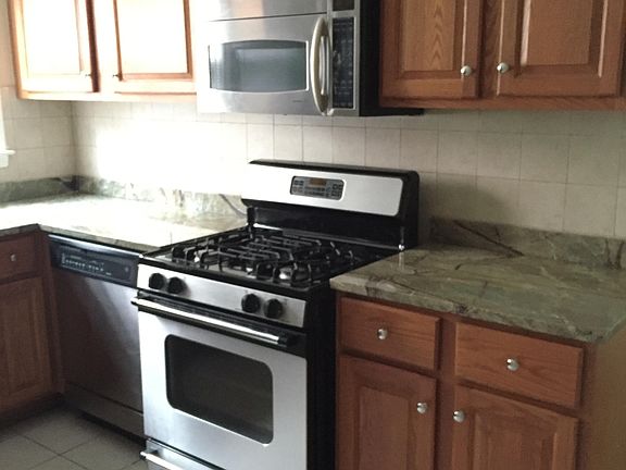 3rd image of 8925 La Crosse Ave