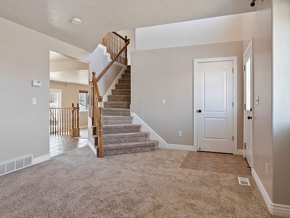3rd image of 287 W Hillside Dr