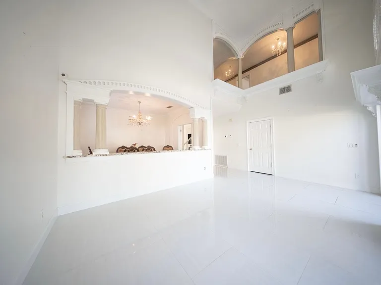 5456 Los Palma Vista Dr — Photo 4