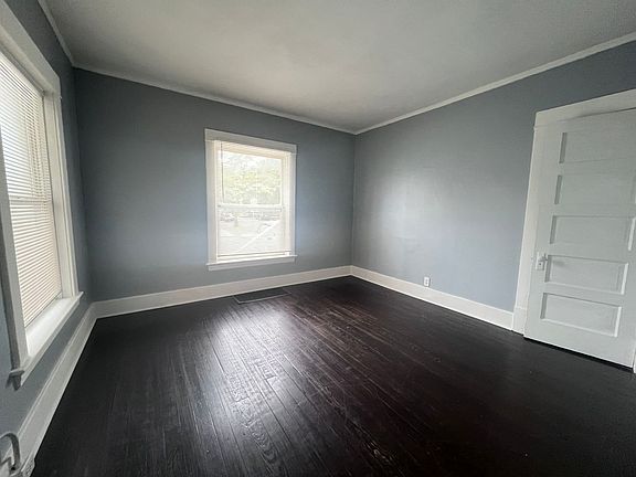 5th image of 202 Straight Ave SW #1