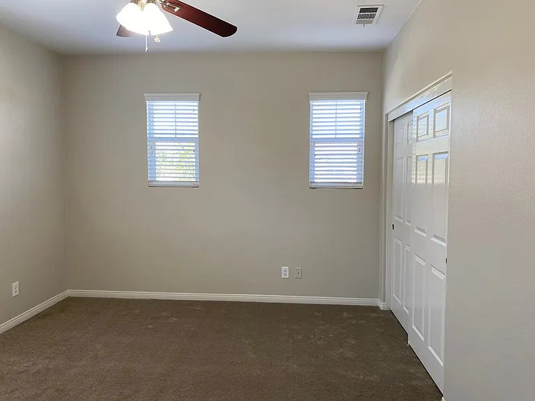 36772 Maxmillian Ave — Photo 37