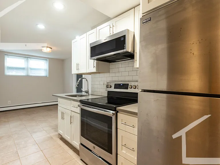 12 Gardner St #7 — Photo 1