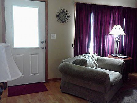 Foyer/Living Room