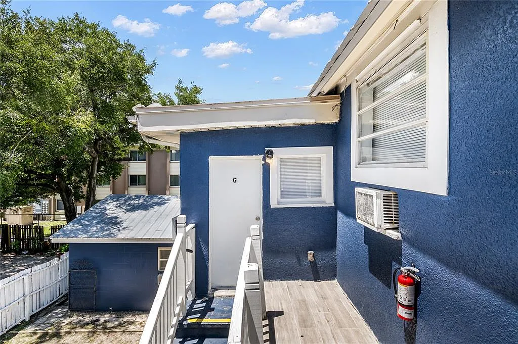 2 bed, 2.0 bath, 750 sqft, $1,400 — Photo 2