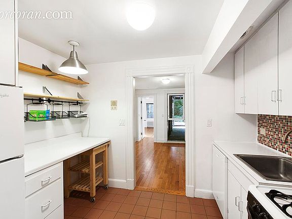 2nd image of 612 10th St #1