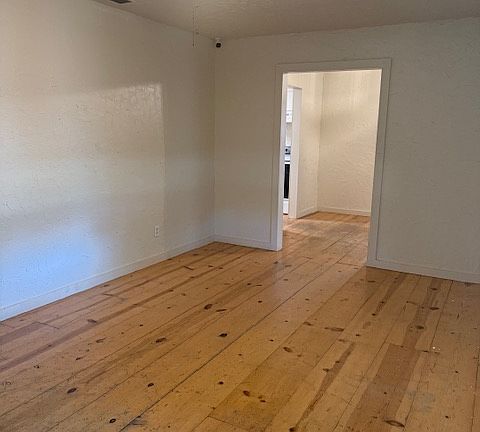 2nd image of 523 N Bryant Ave