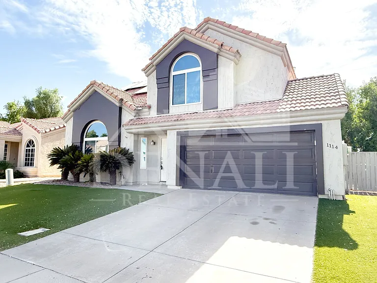 1114 S Surfside Dr — Photo 1