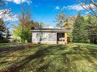5172 Armor Duells Rd, Orchard Park, NY 14127