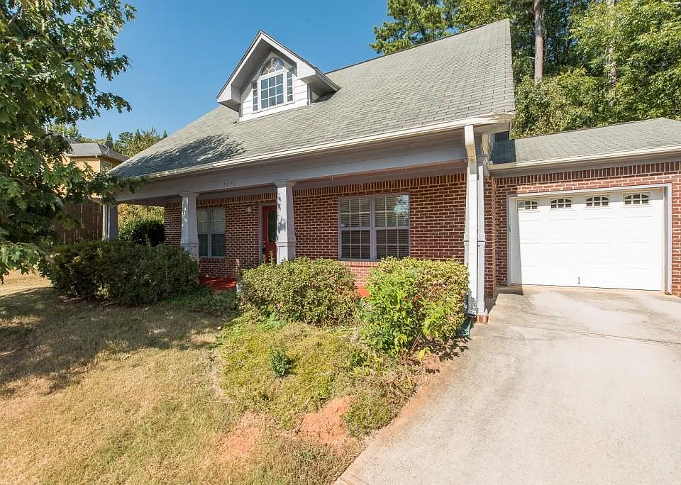2696 Silver Hill Ter SE