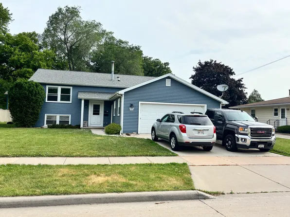 1044 W 10th Ave #A, Oshkosh, WI 54902