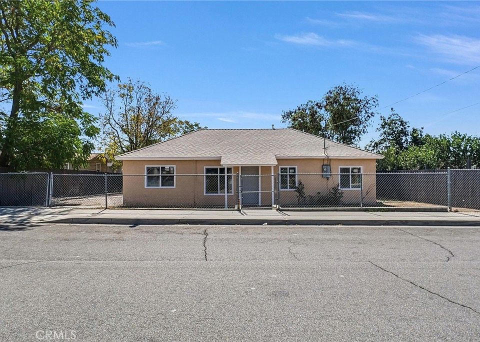 1st image of 26581 14th St