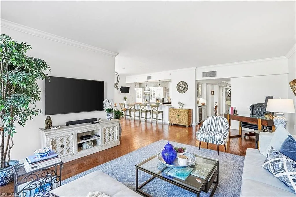 2 bed, 2.0 bath, 1730 sqft, $10,000 — Photo 4