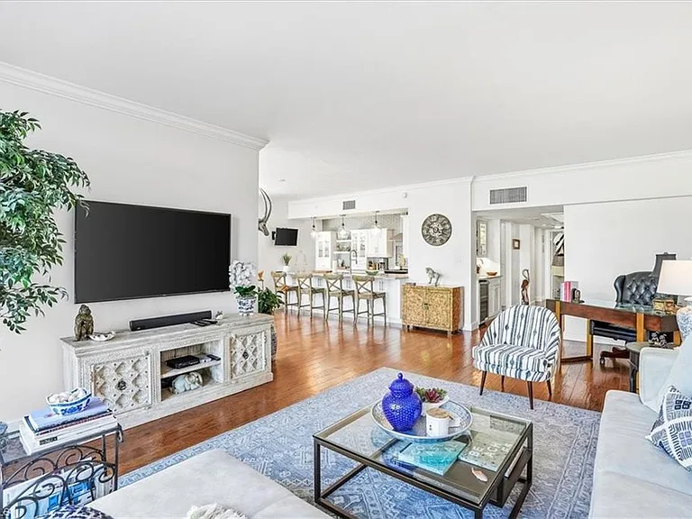 4031 Gulf Shore Blvd N #25 — Photo 4