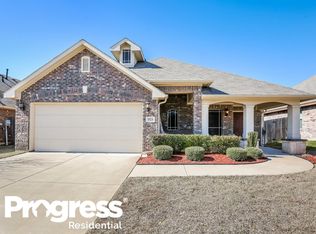 925 Loftin St, Crowley, TX 76036