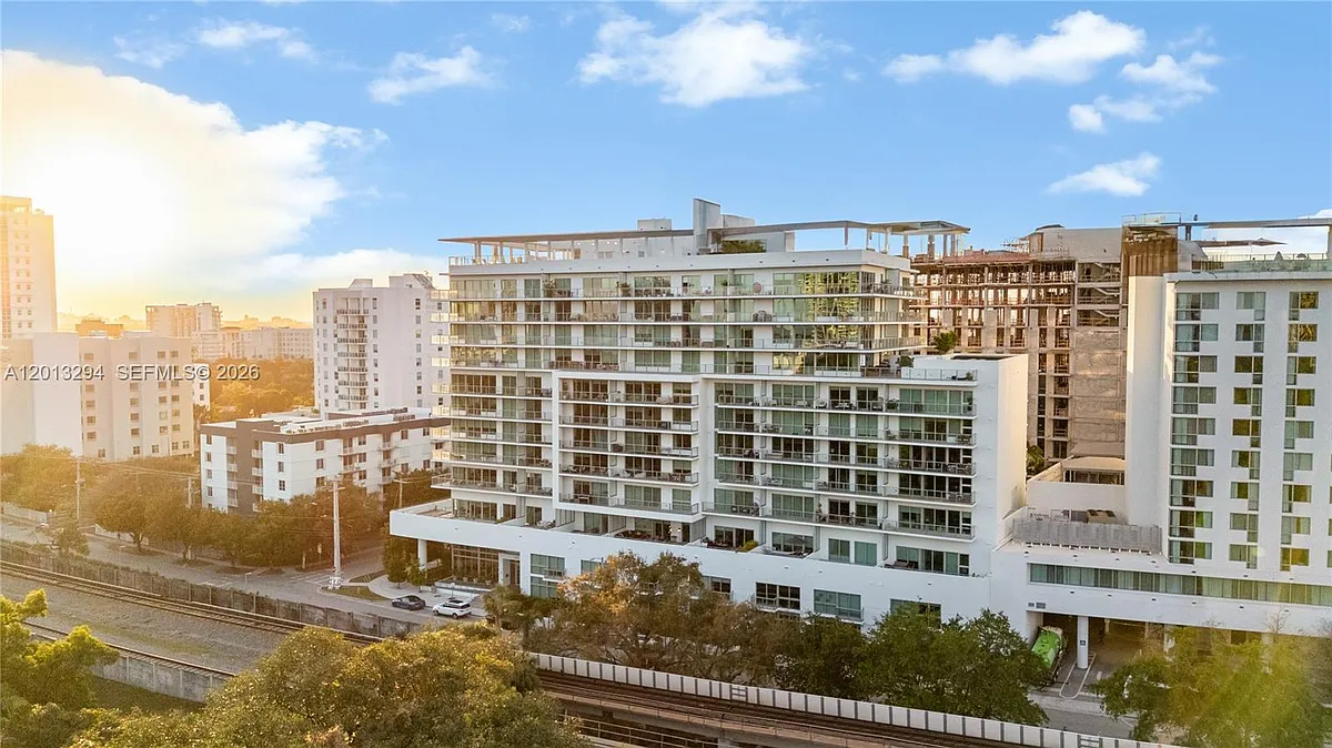 Photo 2 of 34 - 1600 SW 1st Ave #307 - Miami, FL Building Photo - 1600 SW 1st Ave #307