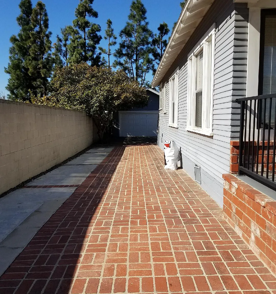 2 bed, 978 sqft, $2,995 — Photo 2