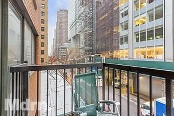 Rented by Mdrn Residential | media 6