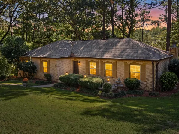 2454 Gawain Dr, Birmingham, AL 35226