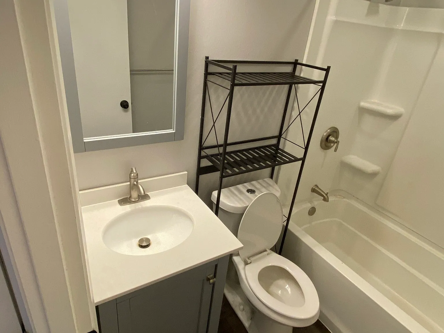 326 Southview Dr — Photo 3