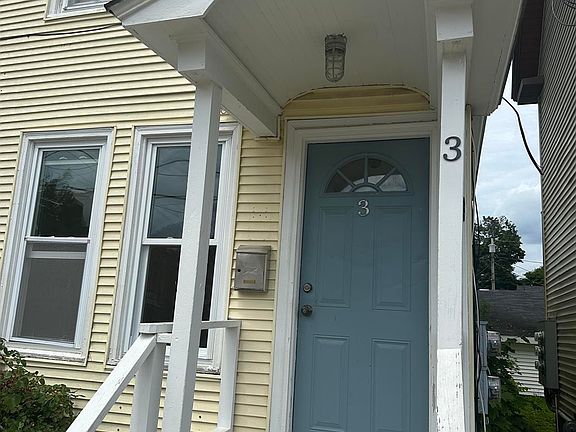 4th image of 3 Charter St #3