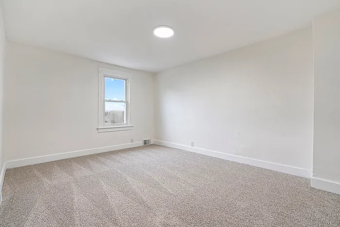 2217 Hawthorne Ave — Photo 13